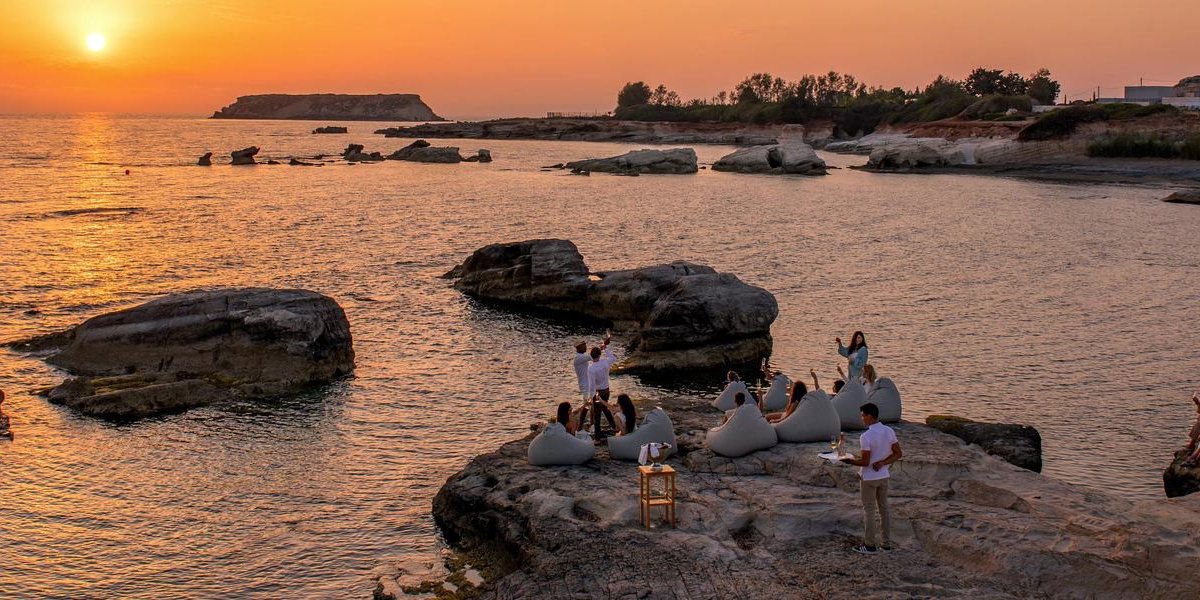 Cyprus airport transfer to Peyia